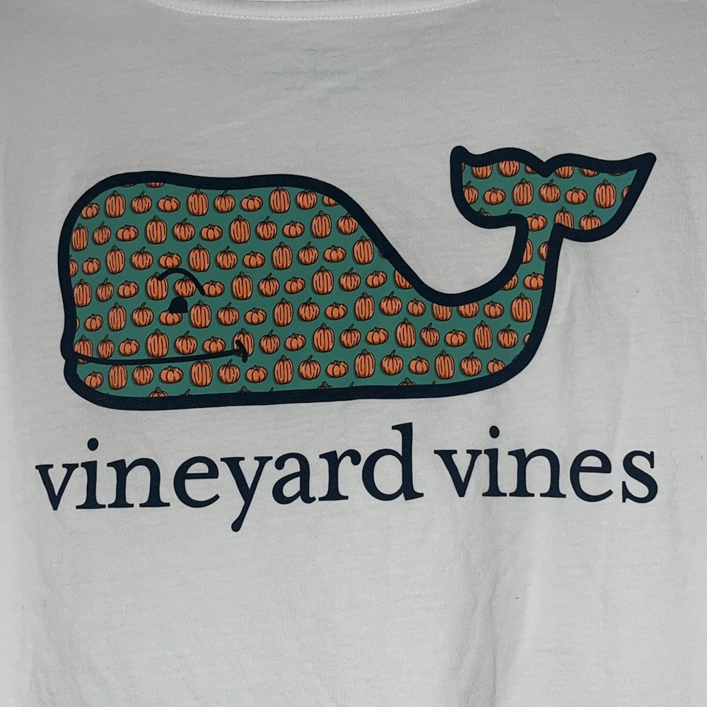 Vineyard Vines Classic White Long Sleeve Tee w/Pumpkins in Whale